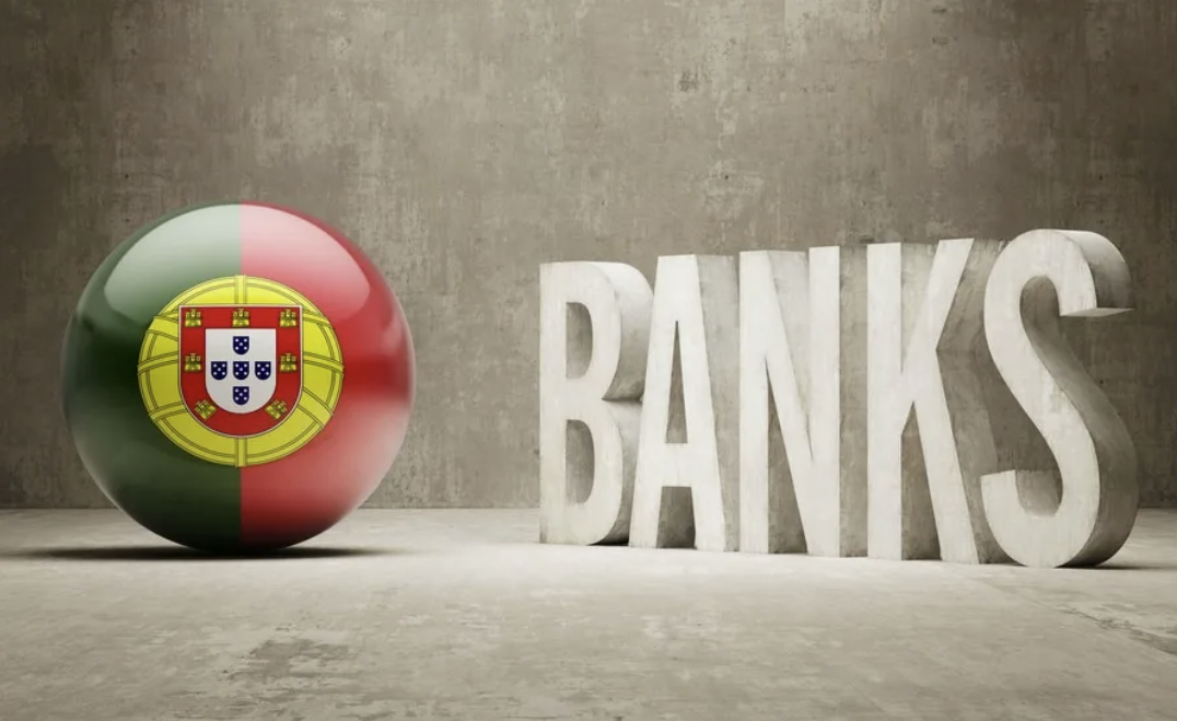 An illustration of banking in Portugal, with the Portuguese flag beside the word banks.